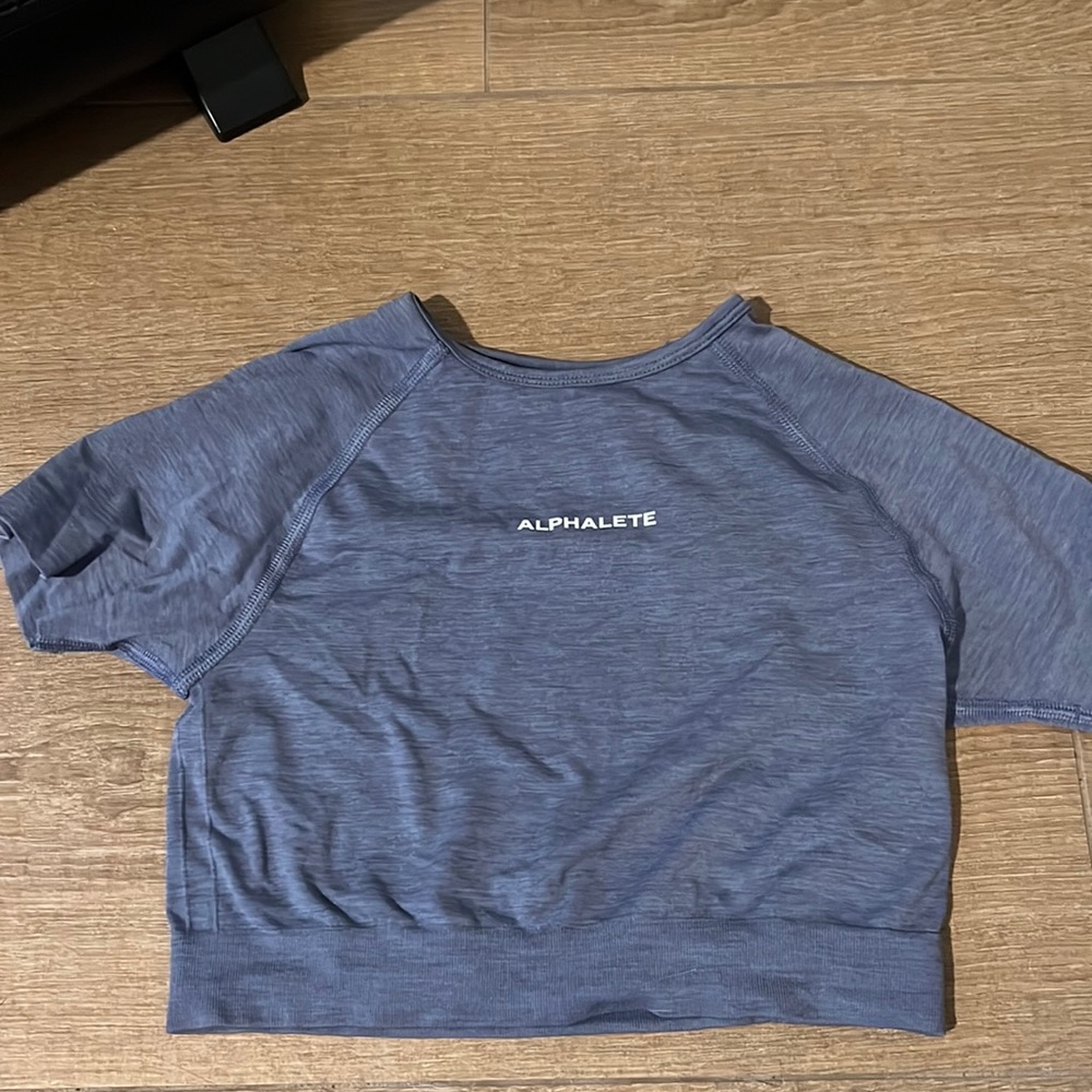 Alphalete short sleeve top